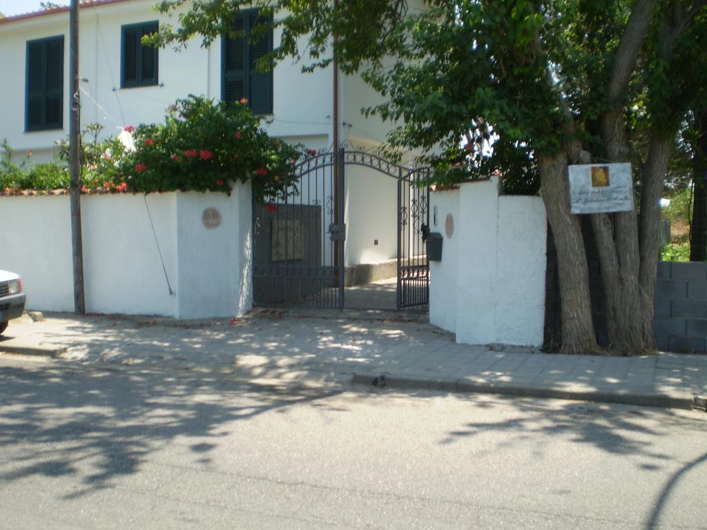 Il Giardino Di Emilio Panzió Marrùbiu Szoba fotó