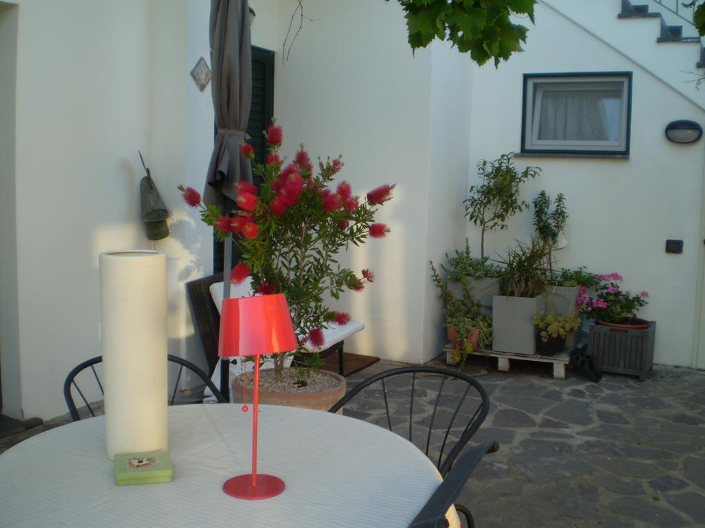 Il Giardino Di Emilio Panzió Marrùbiu Szoba fotó